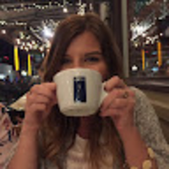 Meet your Posher, Katie - Picture 1 of 1